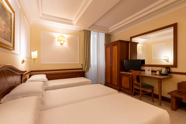 Tripla Camere Hotel Hiberia Roma 01